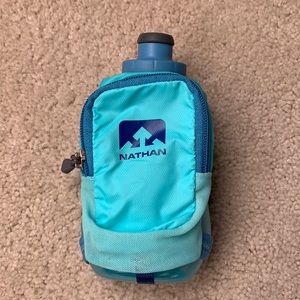 NWOT Nathan running water bottle